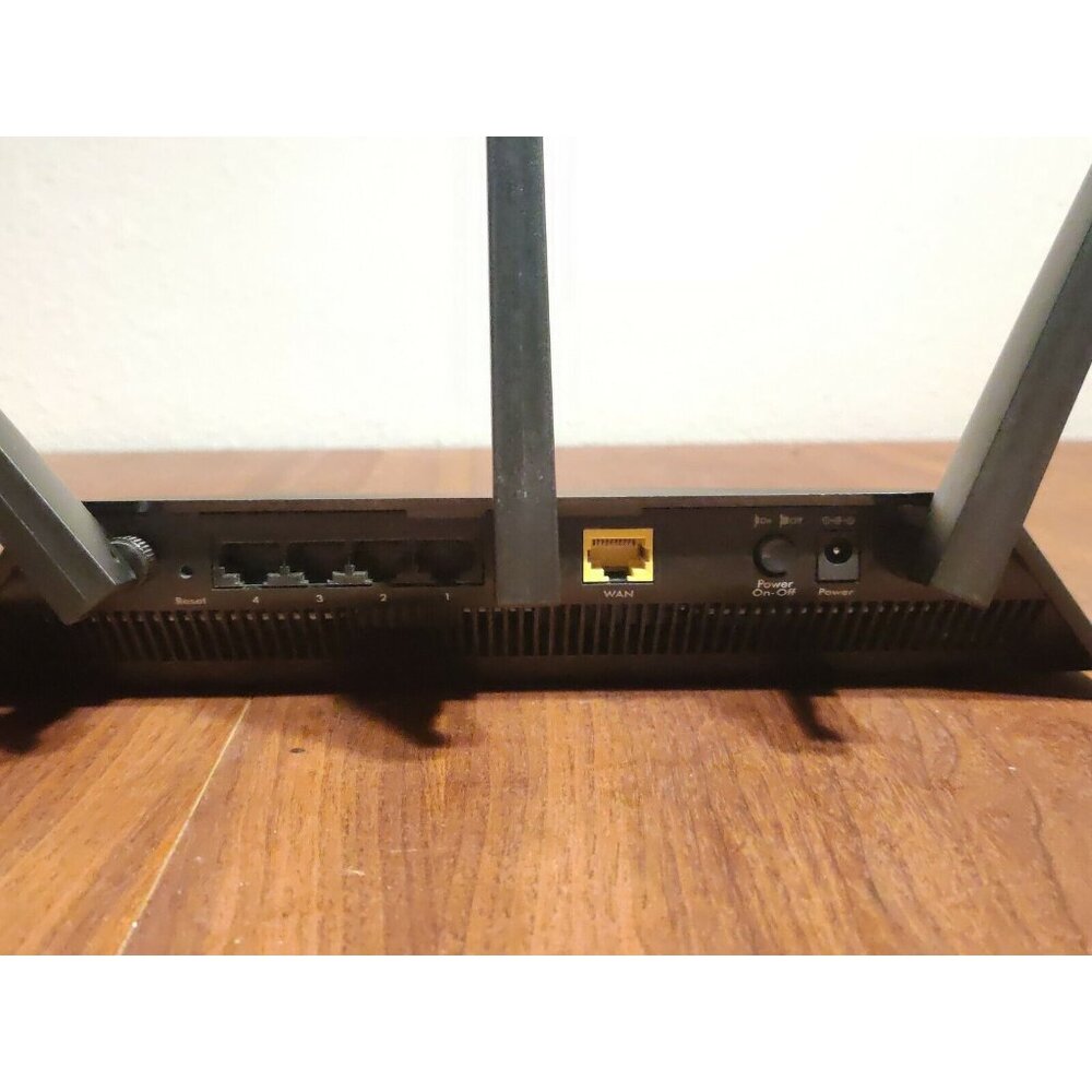 NETGEAR Nighthawk AC1750  Smart WiFi Router (R6700) - USED - Picture 4 of 6